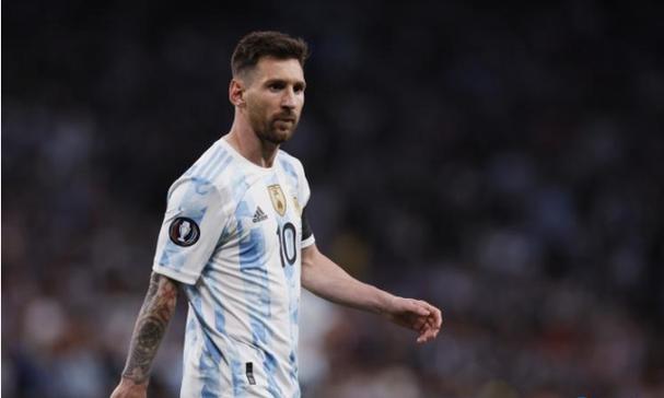 乌克兰下单100-150架鹰狮战